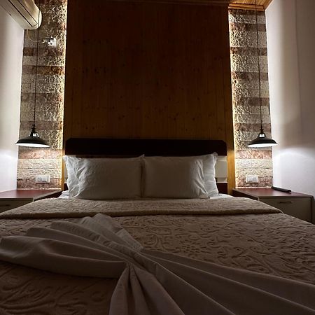 "Mani Guest House" Gjirokaster Luaran gambar
