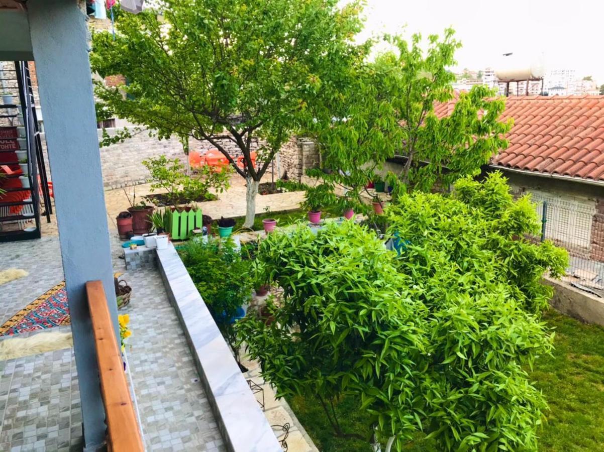 "Mani Guest House" Gjirokaster Luaran gambar