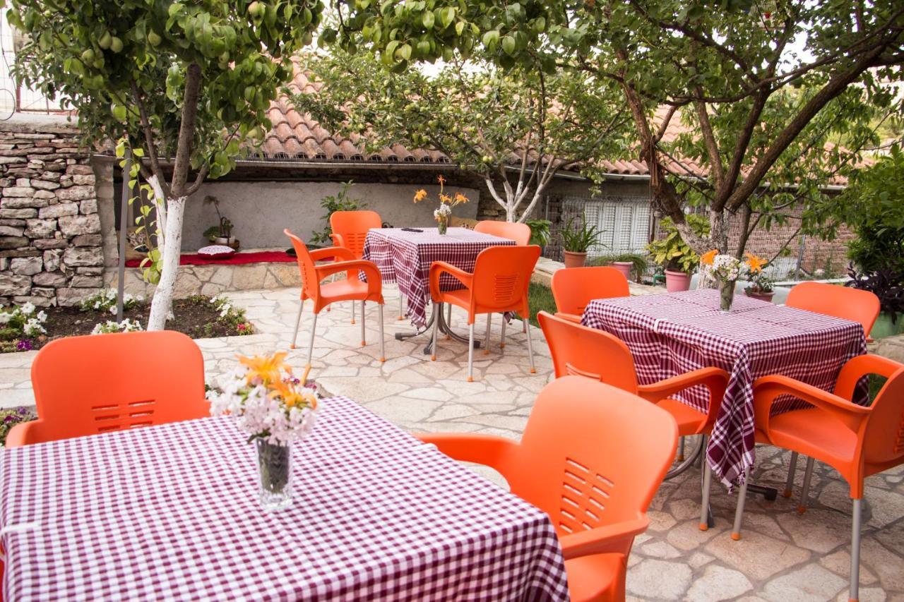 "Mani Guest House" Gjirokaster Luaran gambar