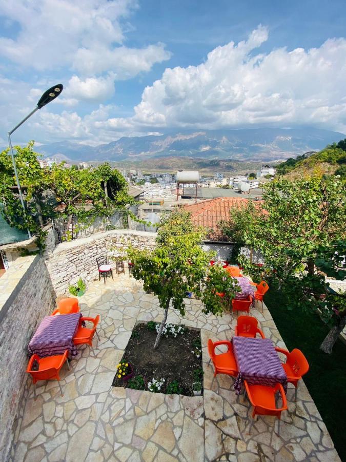 "Mani Guest House" Gjirokaster Luaran gambar