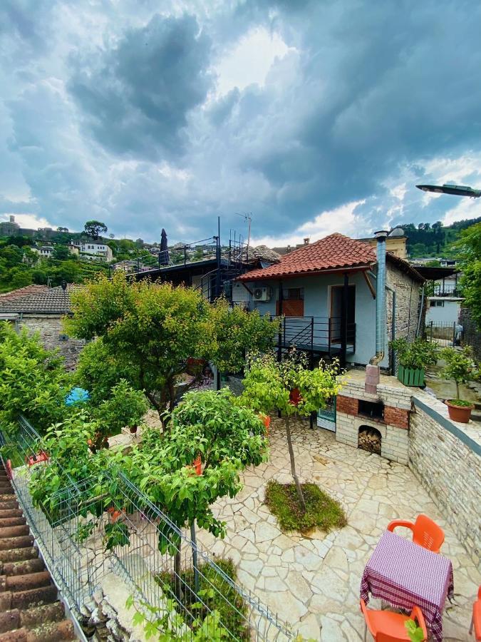 "Mani Guest House" Gjirokaster Luaran gambar