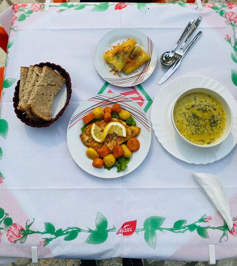 "Mani Guest House" Gjirokaster Luaran gambar