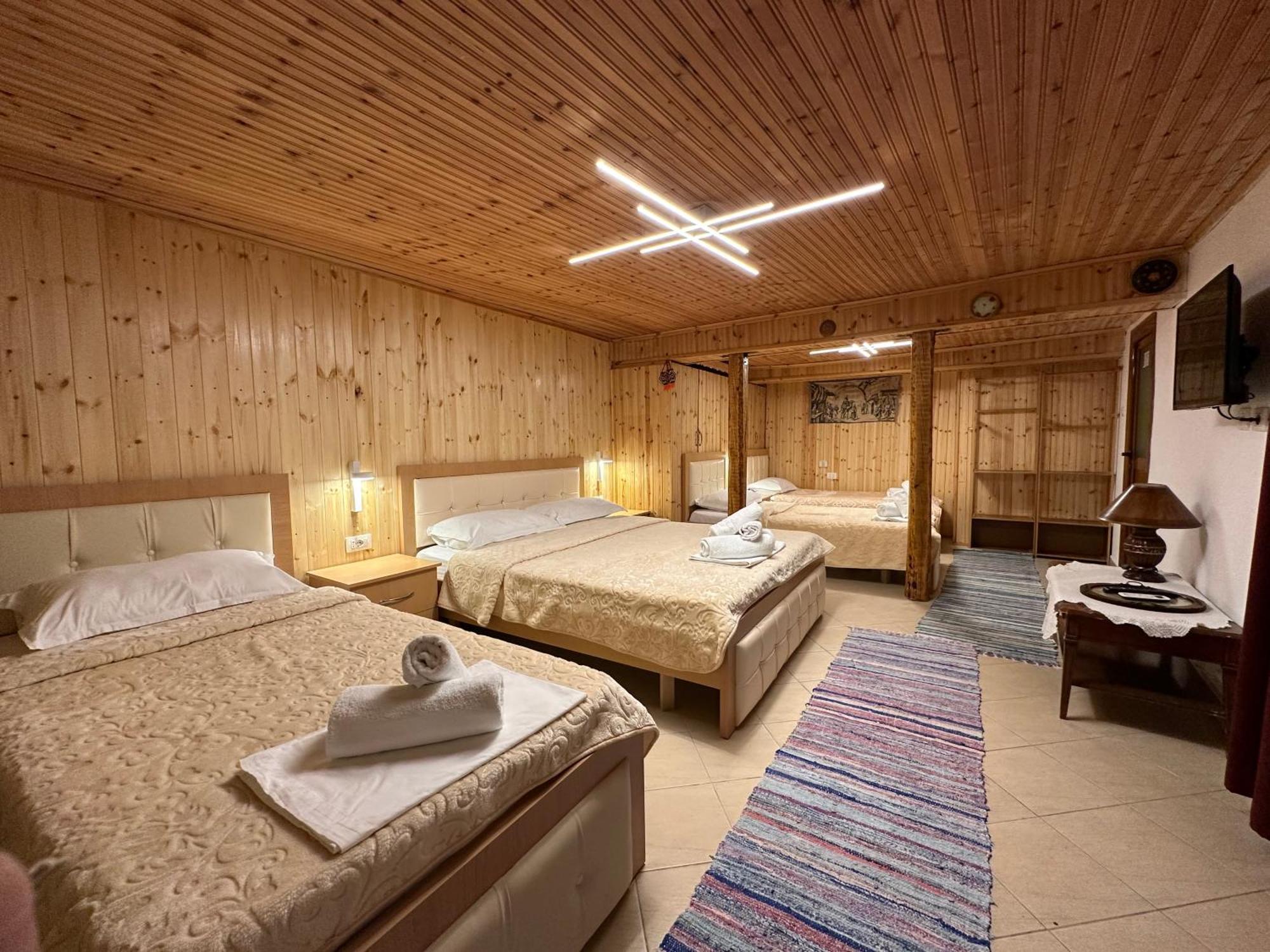 "Mani Guest House" Gjirokaster Luaran gambar