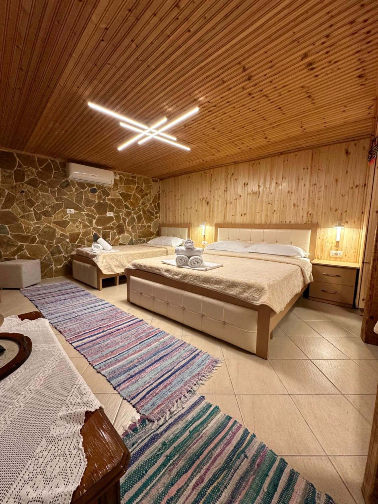 "Mani Guest House" Gjirokaster Luaran gambar