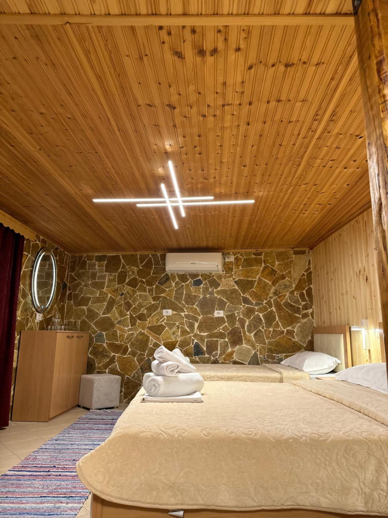 "Mani Guest House" Gjirokaster Luaran gambar