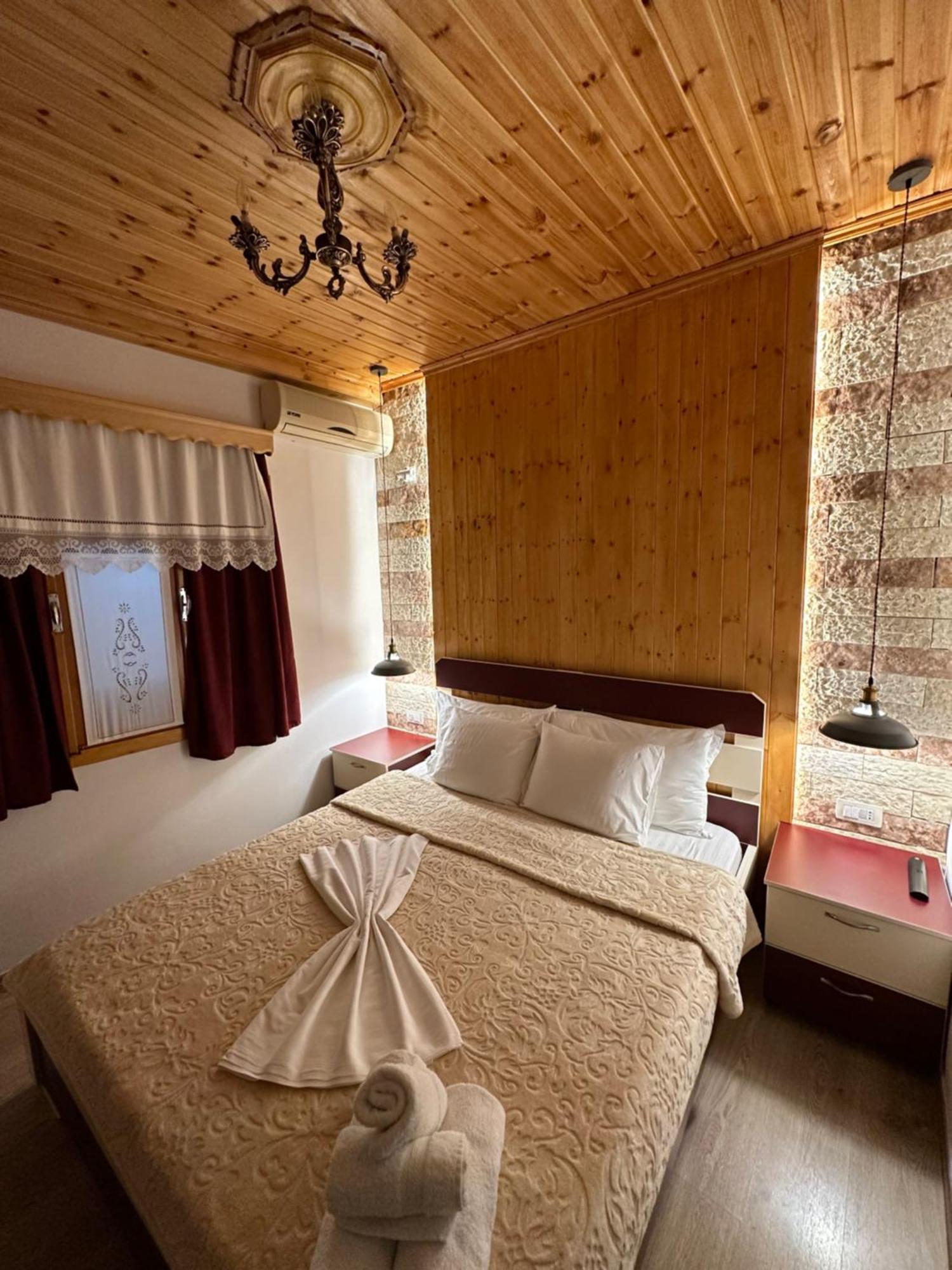 "Mani Guest House" Gjirokaster Luaran gambar