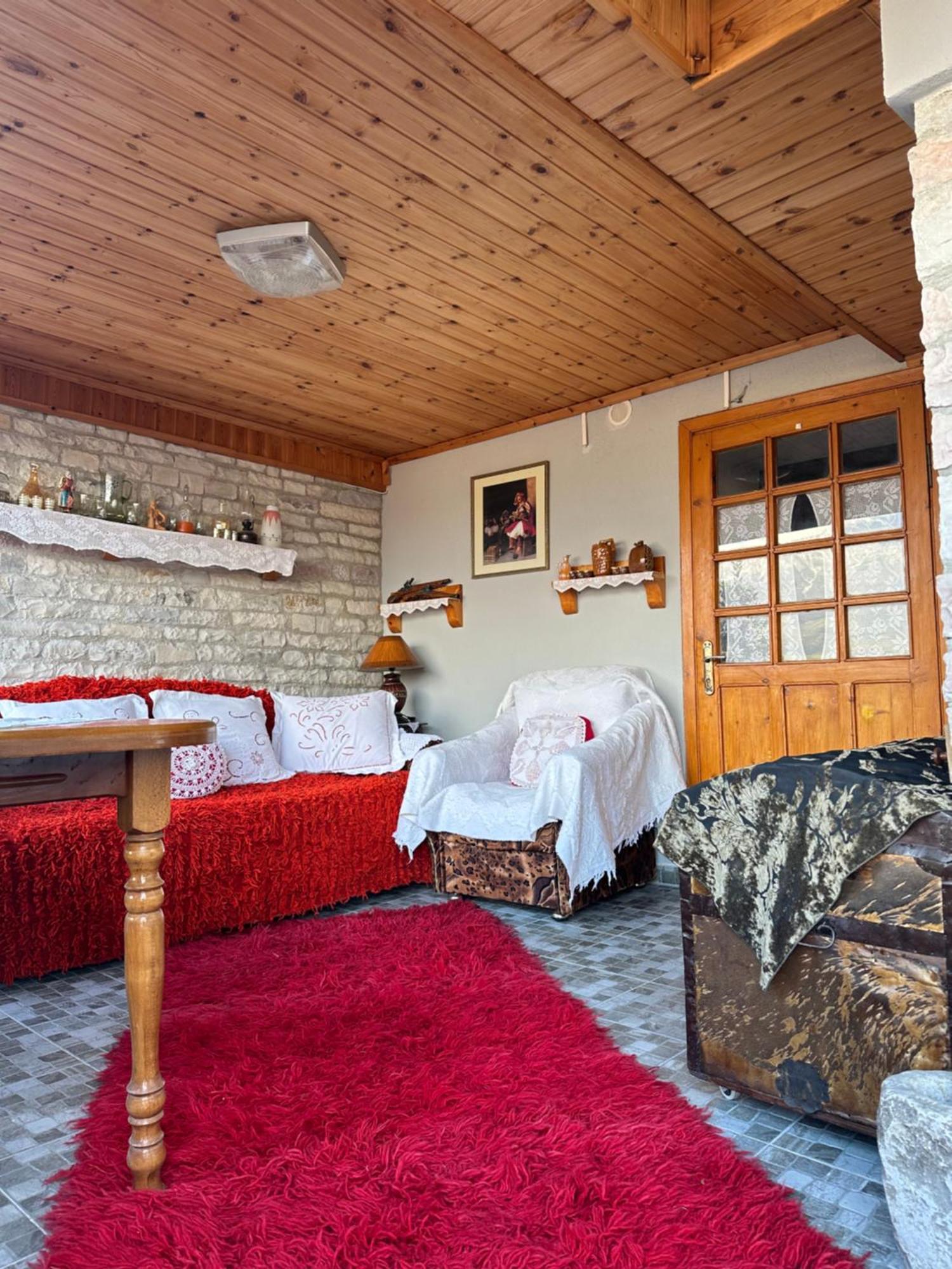 "Mani Guest House" Gjirokaster Luaran gambar