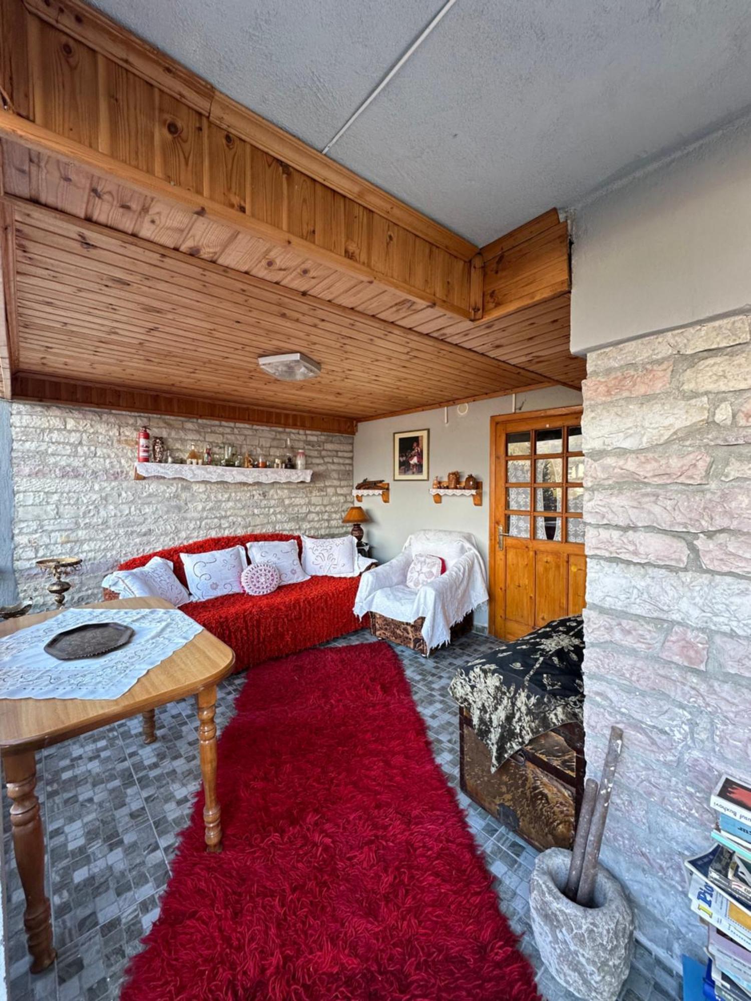 "Mani Guest House" Gjirokaster Luaran gambar