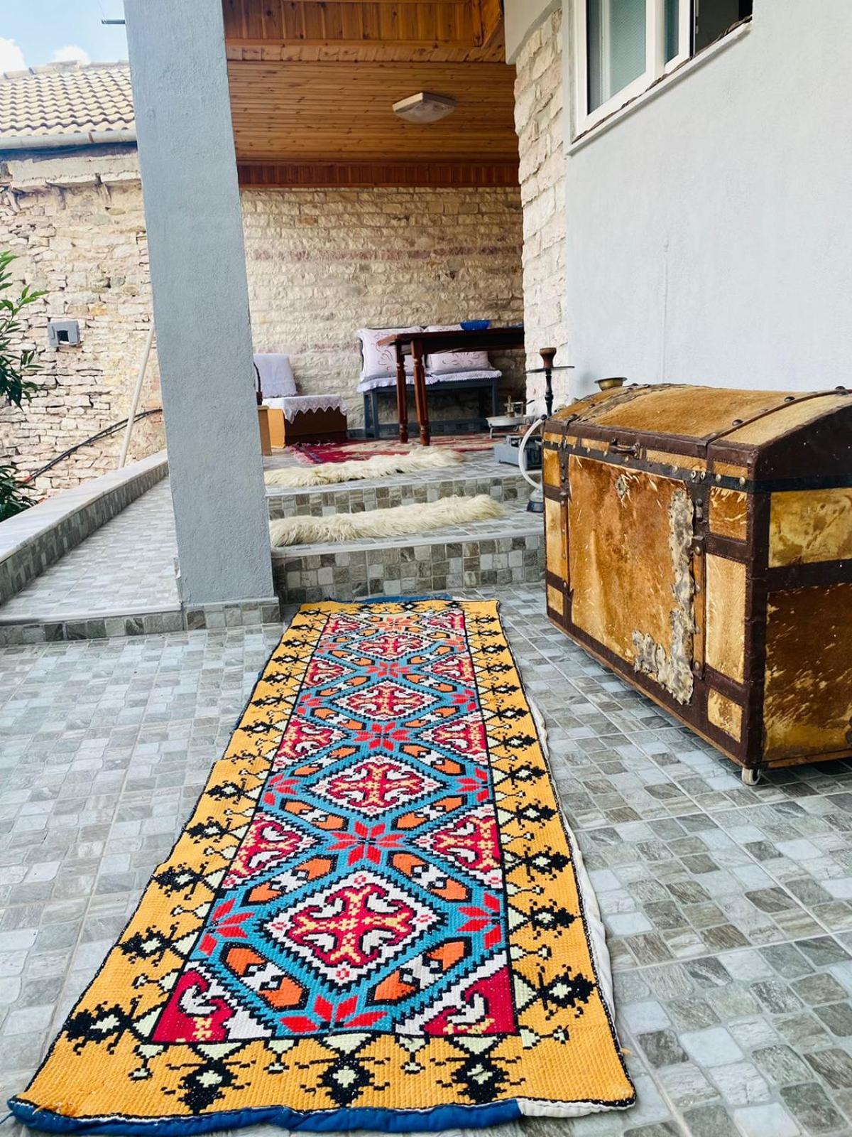 "Mani Guest House" Gjirokaster Bilik gambar